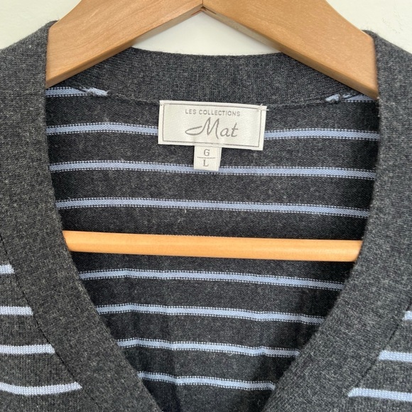 Les collection Mat Gray and blue Striped V-Neck Sweater size large - Picture 4 of 5